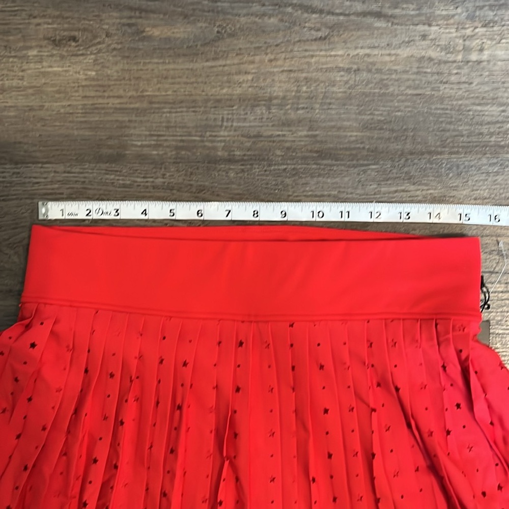 Thrive Red Pleated Pull On Skort with Star Details NEW - Large - Picture 6 of 11
